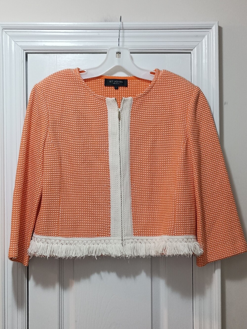 St. John Peach-Orange Fringe Zip Knit Blazer Cropped Style Size 10